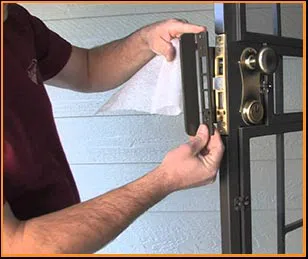 Richmond Expert Locksmith Richmond, VA 804-368-3556 Richmond Expert Locksmith Richmond, VA 804-368-3556 - 19-emergency-locksmith-opening